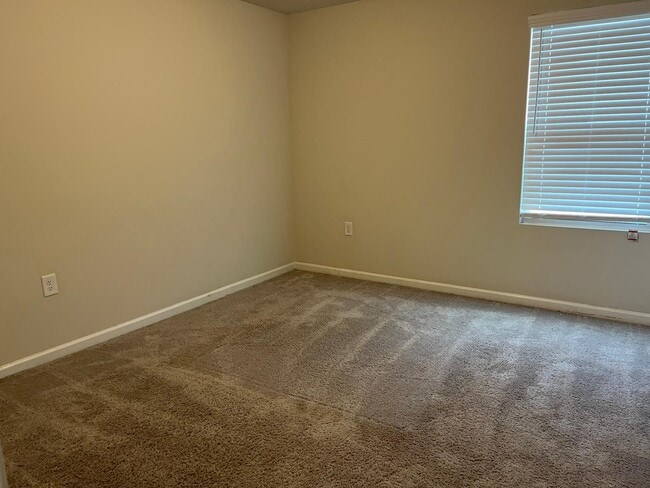 Building Photo - 128 Boone Lake Way