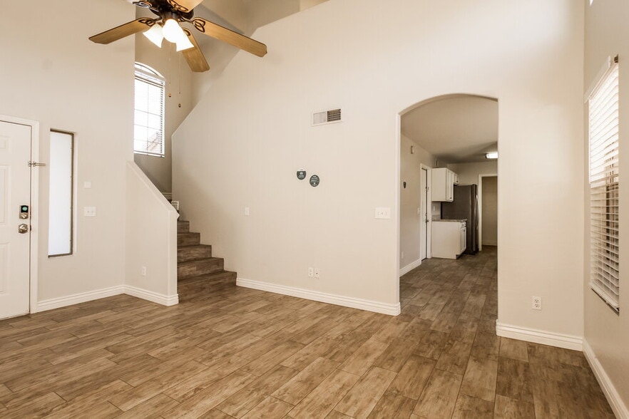 Building Photo - 8802 E University Dr