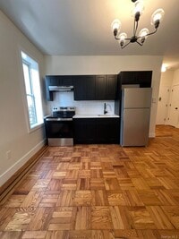 Building Photo - 486 E 95th St
