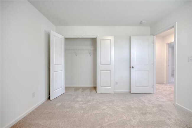 Building Photo - 49 Kestrel Dr