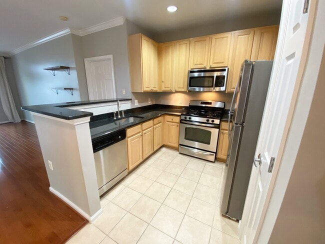 Building Photo - 2465 Army Navy Dr