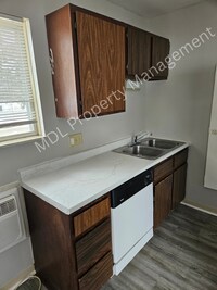 Building Photo - Thomas White Apartments*