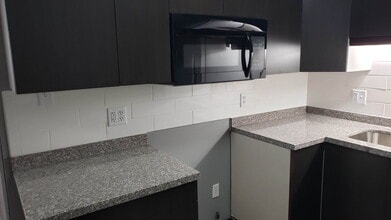 Building Photo - 2219