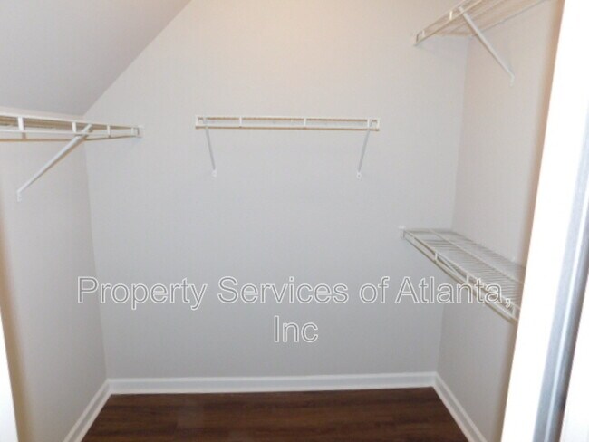 Building Photo - 6672 Grand Hickory Dr