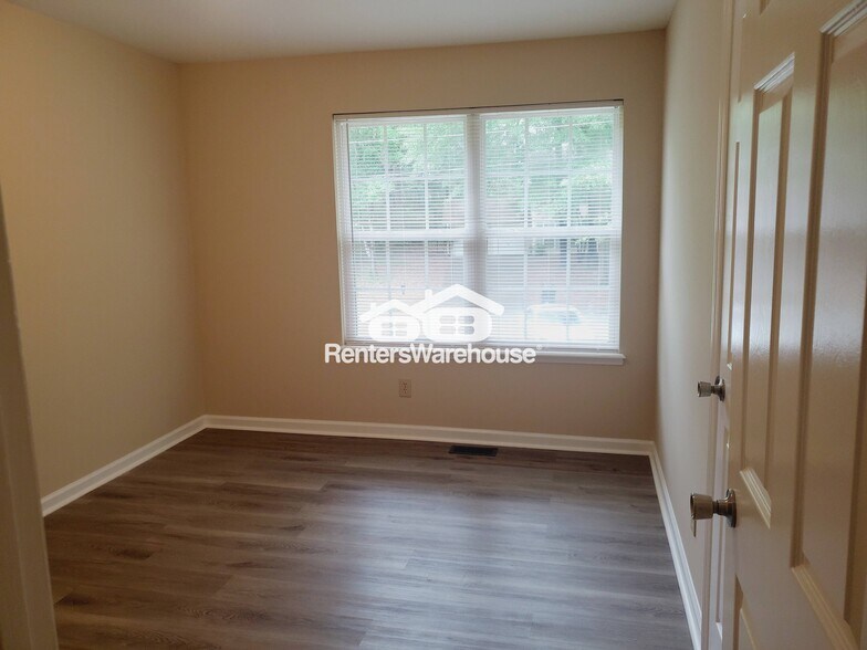 Building Photo - 2531 Country Lake Cir