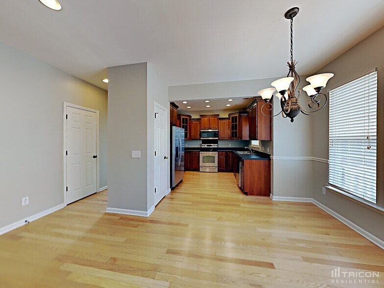 Building Photo - 1012 Pittman Dr