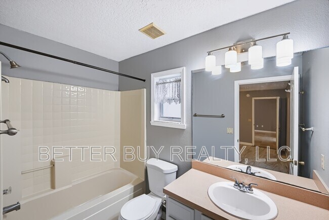 Building Photo - 21 Palermo Ln
