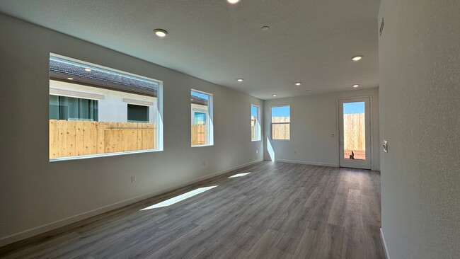 Building Photo - 4144 Gold Beam Wy