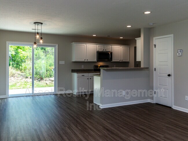Building Photo - 628 Drakewood Rd