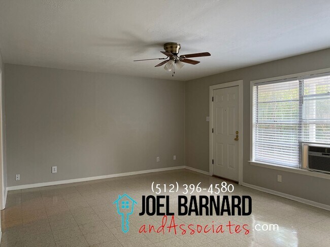 Building Photo - Availably July 12: Charming 3 Bedroom 1 Ba...