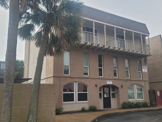 Building Photo - 215 Postoffice St