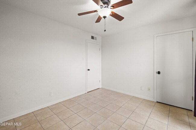 Building Photo - 7139 Orizaba Ave