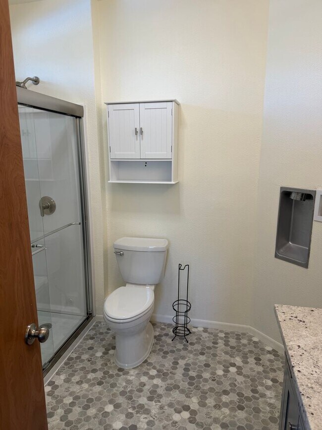 Building Photo - Beautiful 1 bedroom 1 bath unit in Springfield!