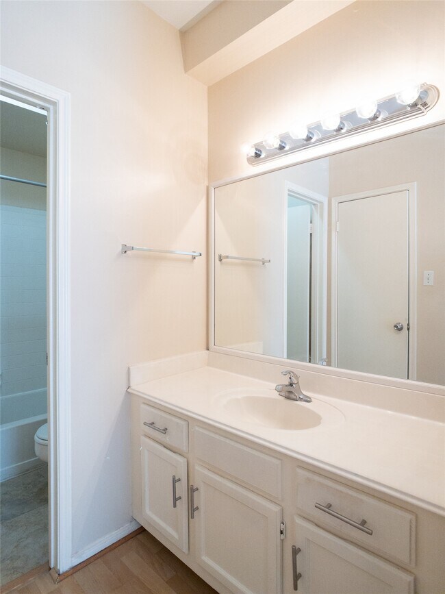 Building Photo - 6500 Harbor Town Dr