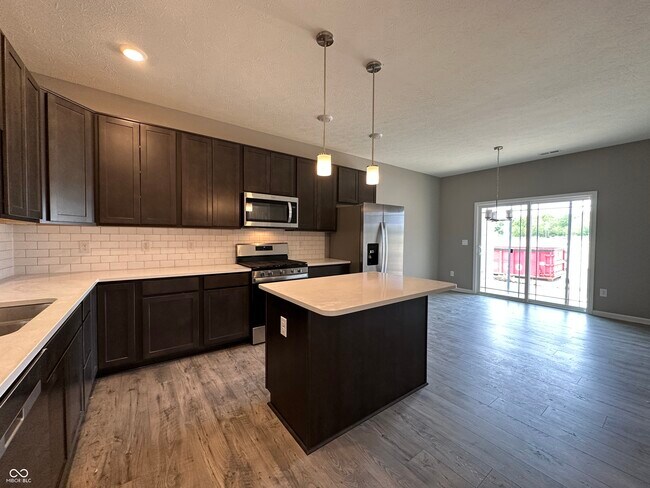 Building Photo - 2838 Maricopa Blvd