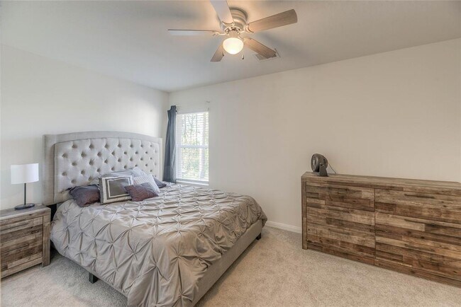 Building Photo - 144 Black Walnut
