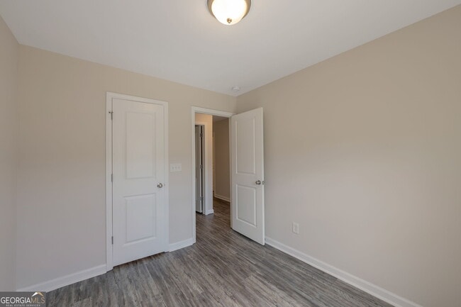 Building Photo - 328 Ashigan St