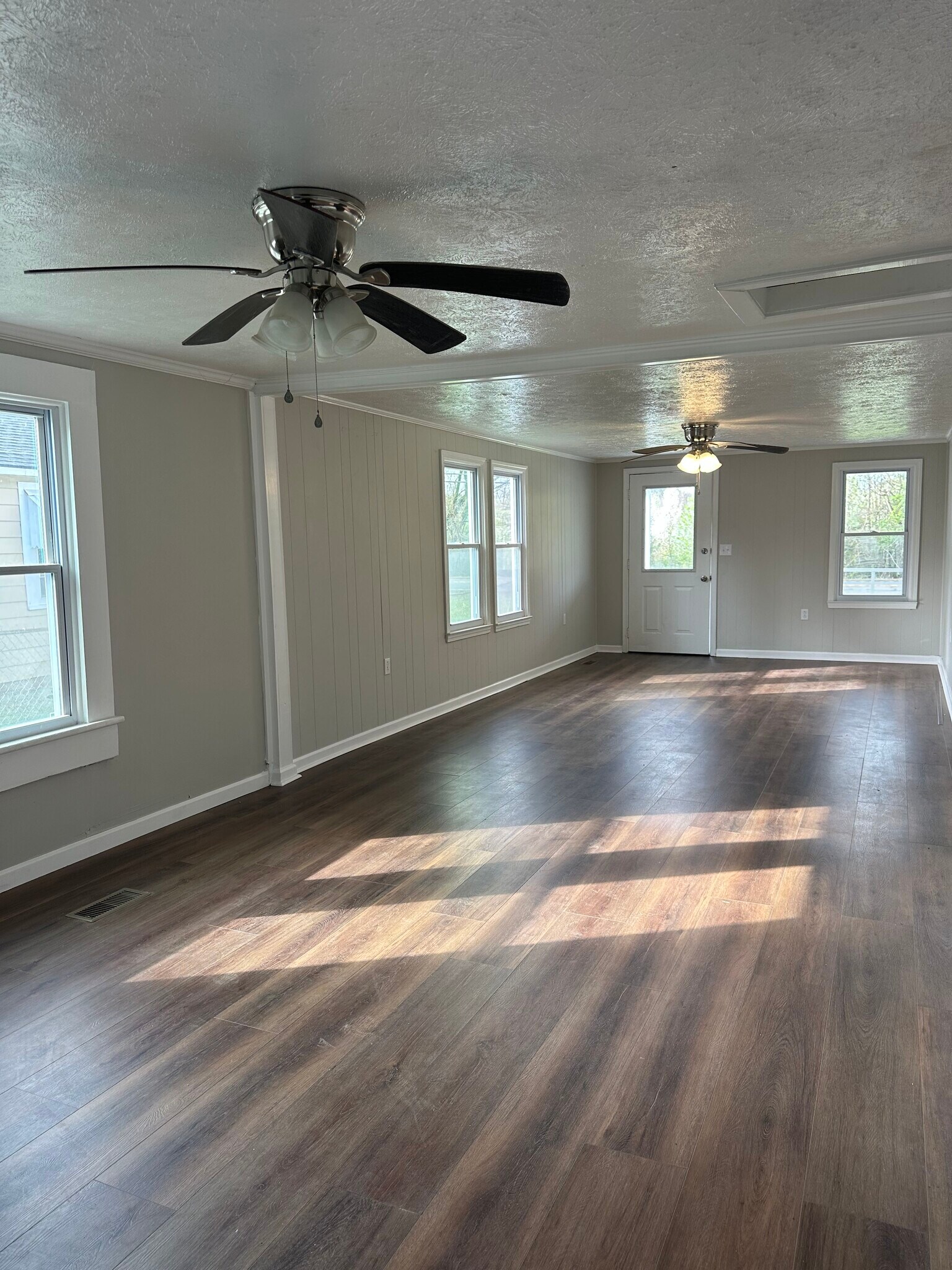 Building Photo - 617 Cassville Rd SE