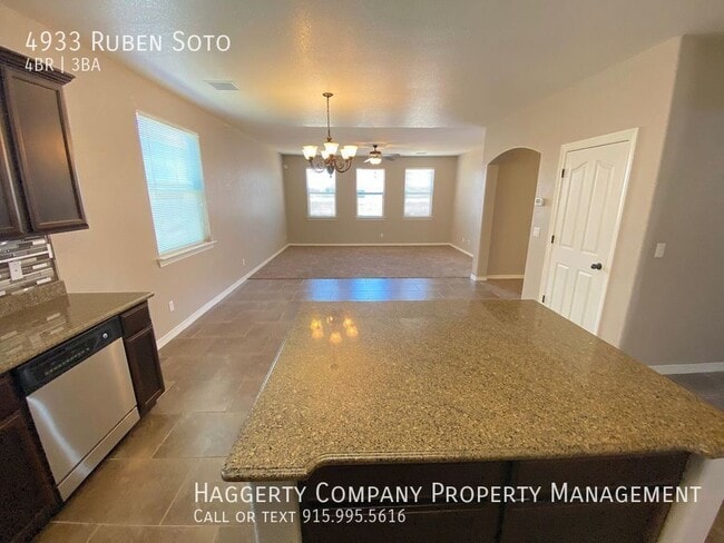 Building Photo - 4933 Ruben Soto