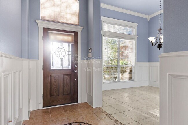 Building Photo - 1405 Gunnison Dr