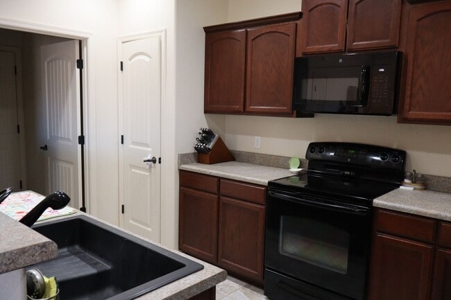 Building Photo - 5483 Waco Dr