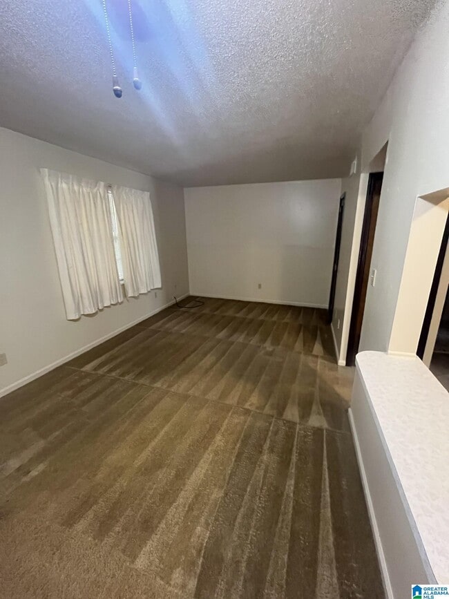 Building Photo - 2613 11th Ave S