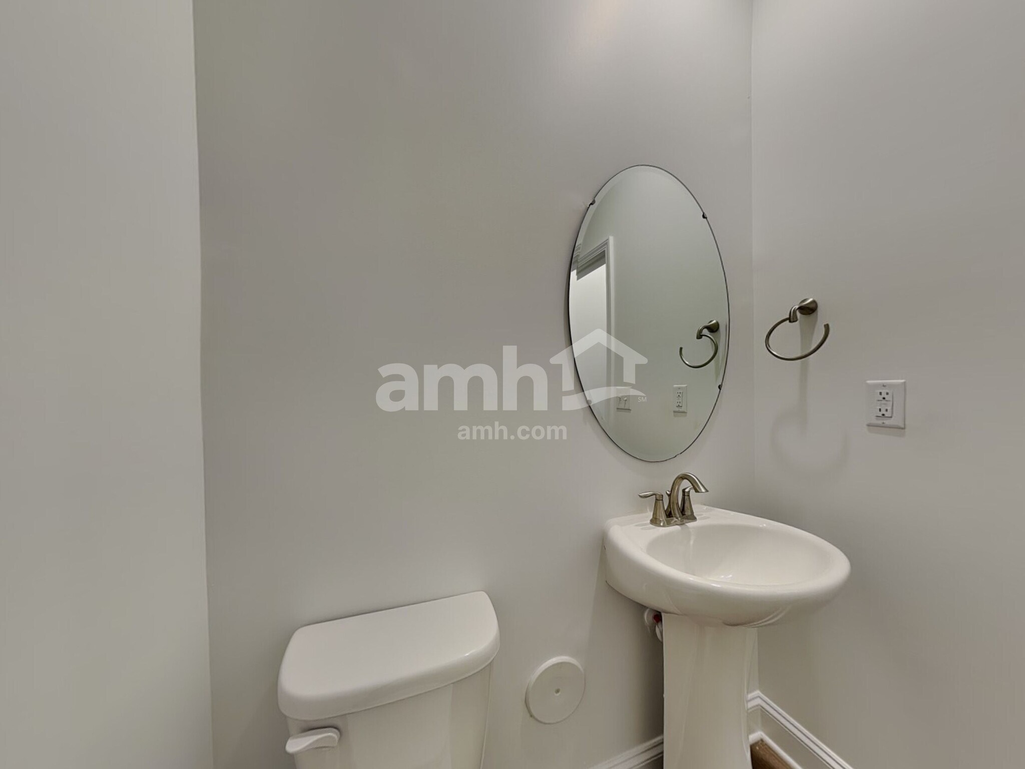 Building Photo - 6042 Rosemore Ln