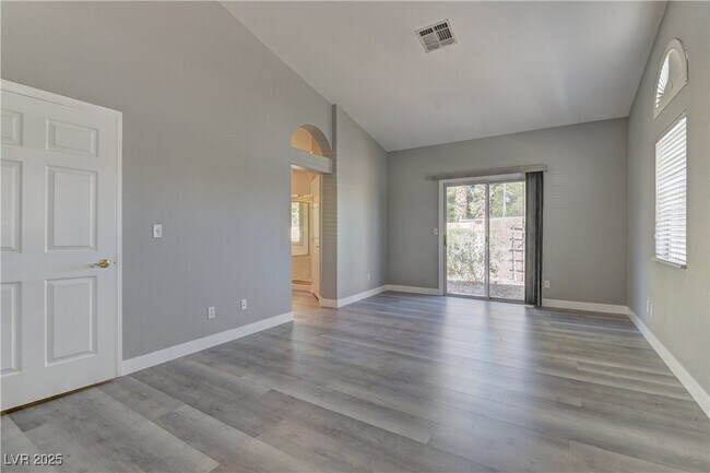 Building Photo - 7456 Oatman Ln