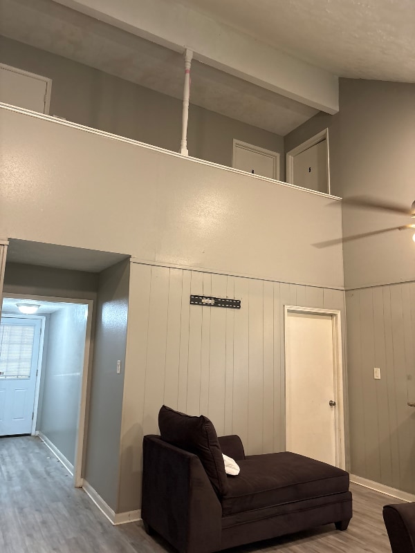 Building Photo - 318 Elm St