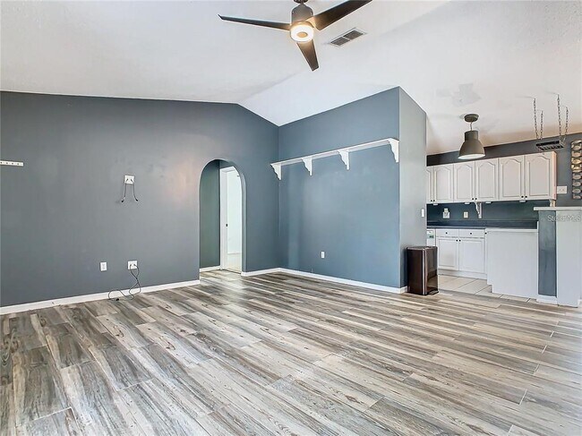 Building Photo - 1833 Hudson Ct