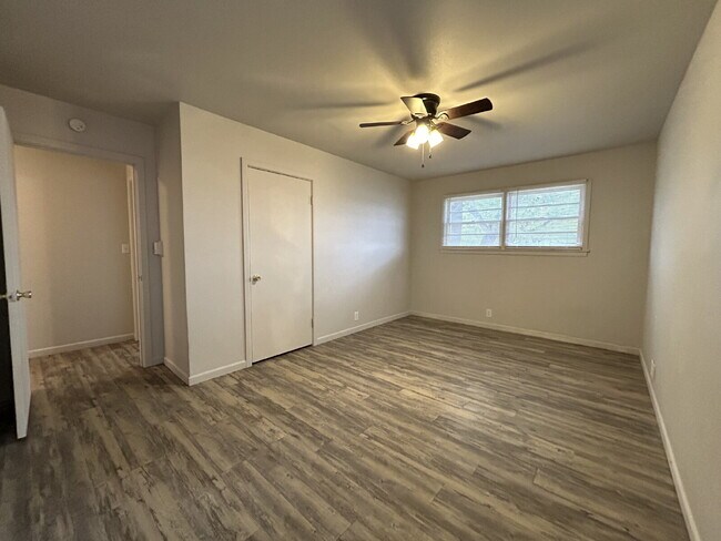 Building Photo - Beautiful Home in LISD School District!