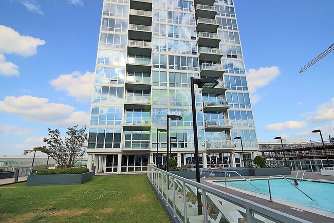 Building Photo - 124 E Cermak Rd