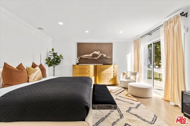 Building Photo - 1650 Clear View Dr