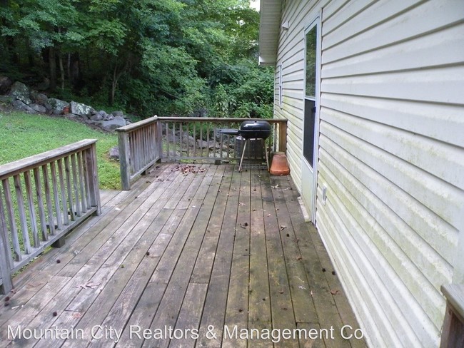 Building Photo - 1 br, 1 bath House - 21963 River Canyon Rd