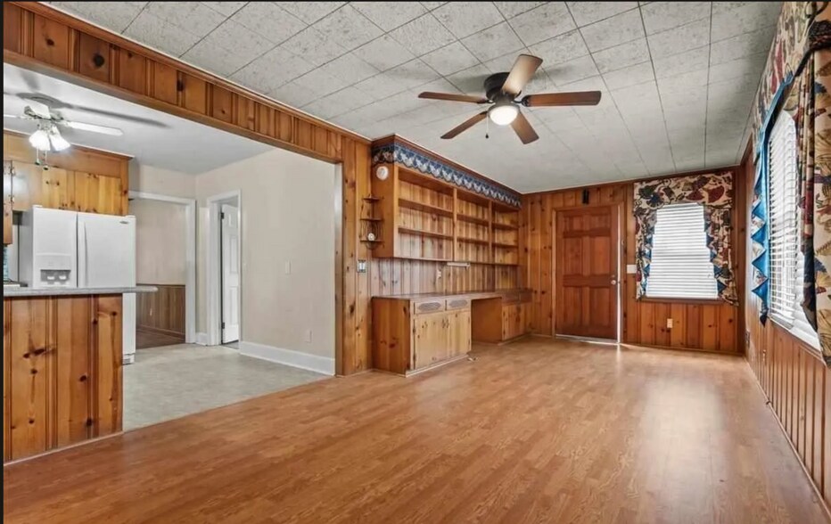 Den/Office - 1202 State Rd S-21-1470