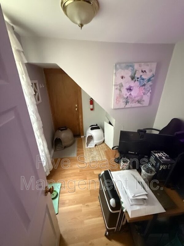 Building Photo - 28-30-30 Conger Ave