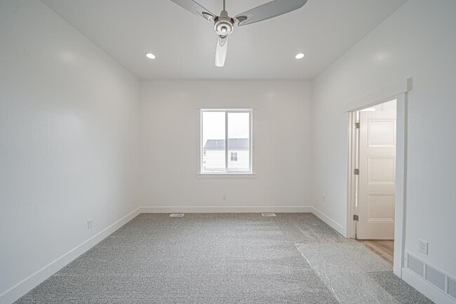Building Photo - 3190 Roundup Ln