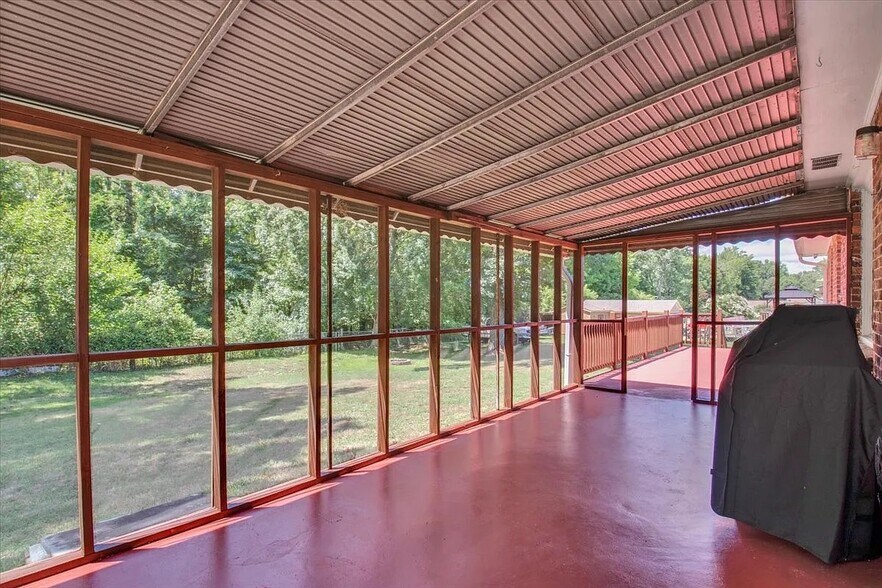 Building Photo - 120 Echo Ln