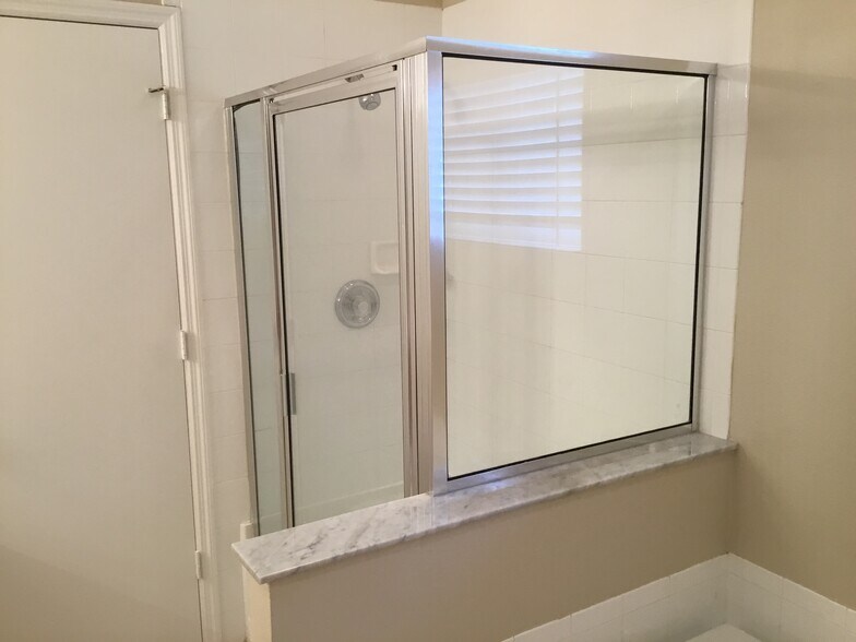 Building Photo - 10625 Cami Ct