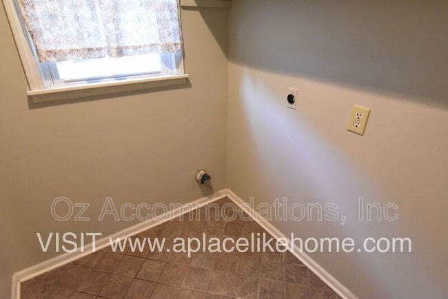 Building Photo - 6301 W 153rd St