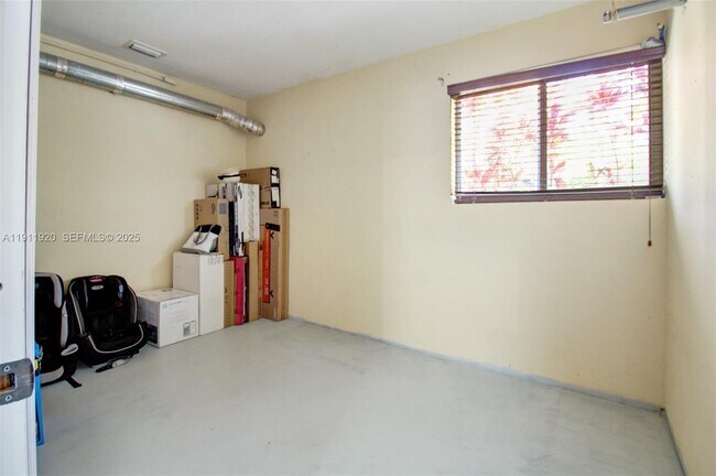 Building Photo - 6900 SW 104th St