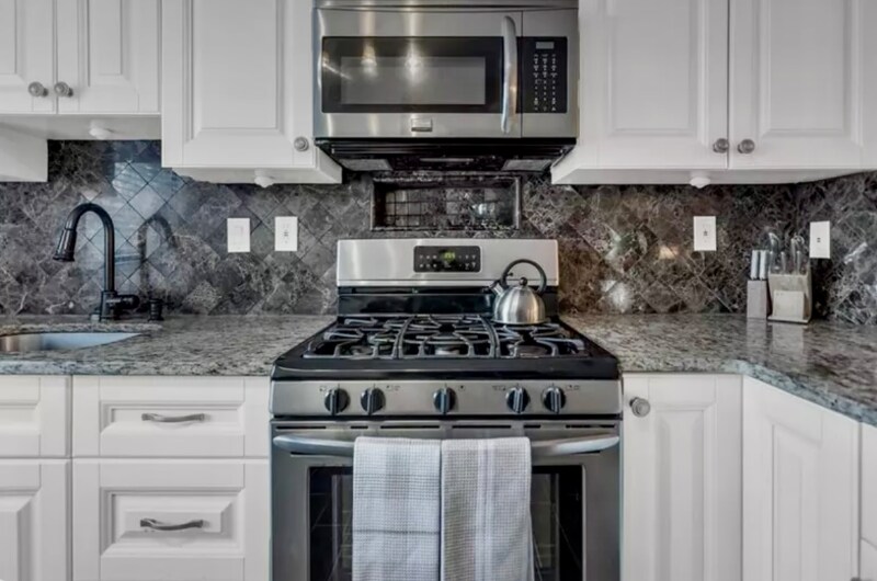 Primary Photo - 908 Woodcliff Dr