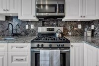 Building Photo - 908 Woodcliff Dr