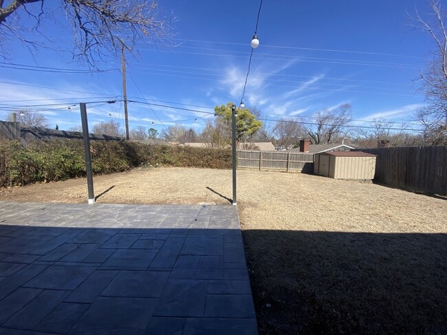 Building Photo - 5363 E 28th St