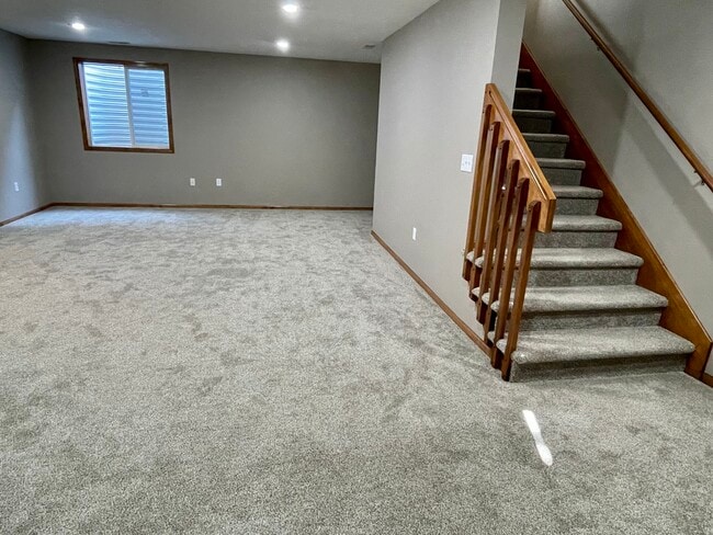 Building Photo - 738 NE Spring St