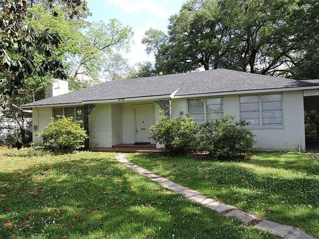 Primary Photo - Great home near LSU Lakes
