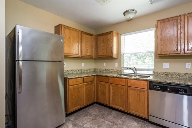 Building Photo - 16311 Pinion Ct