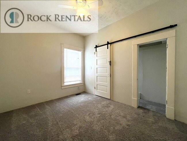 Building Photo - COMING SOON! 3 Bedroom 1.5 Bath House in Great Neighborhood