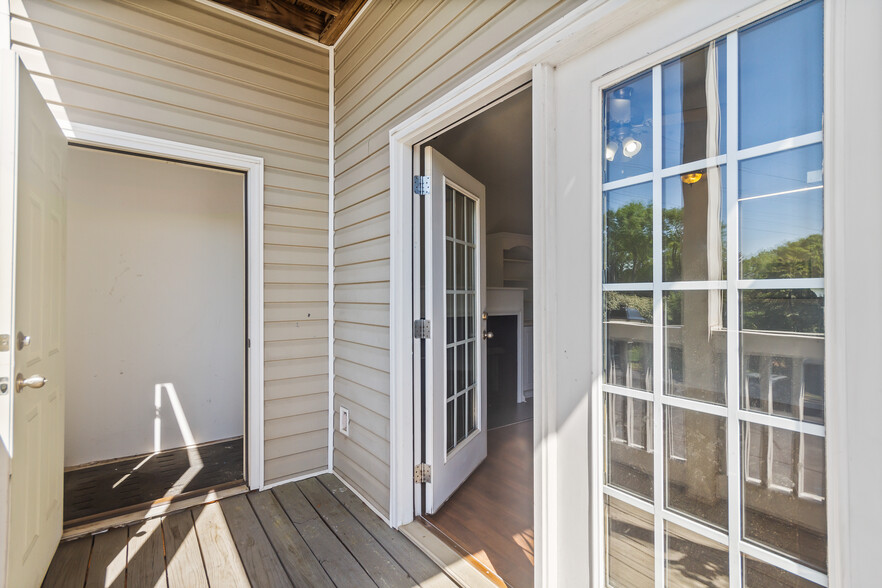 Building Photo - 622 McKenna Cir