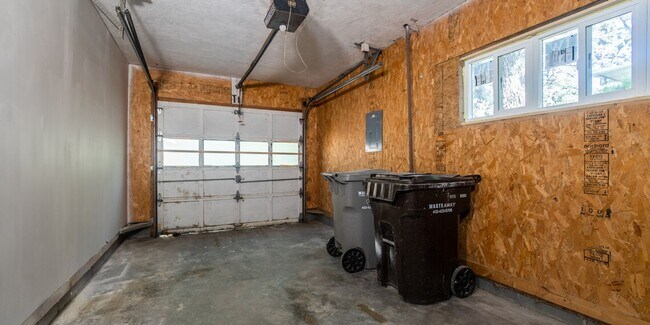 Building Photo - 1220 S 48th St